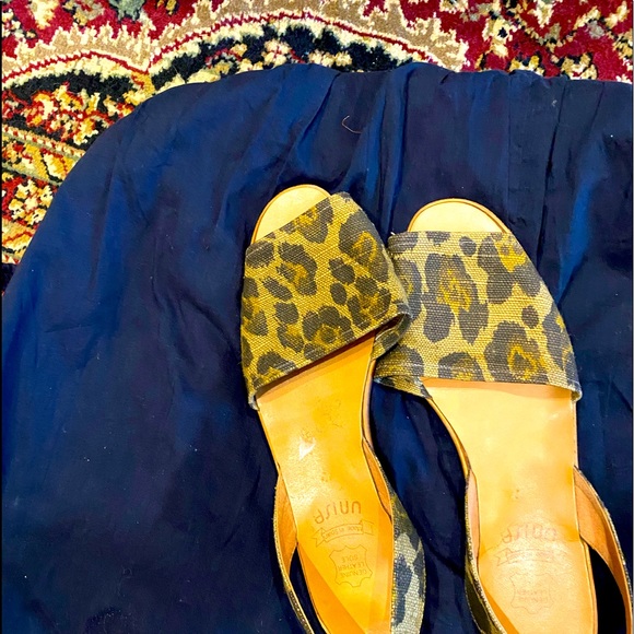 Sandals by Unisa size 9  leopard print leather dole  fabric upper - Picture 1 of 5